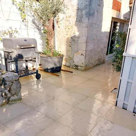 Holiday home Maison De Lolivier, Beautiful Townhouse With Private Courtyard Eymet