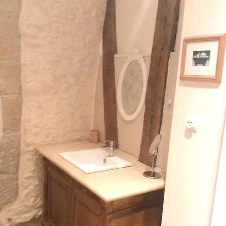 Maison De Lolivier, Beautiful Townhouse With Private Courtyard Holiday home